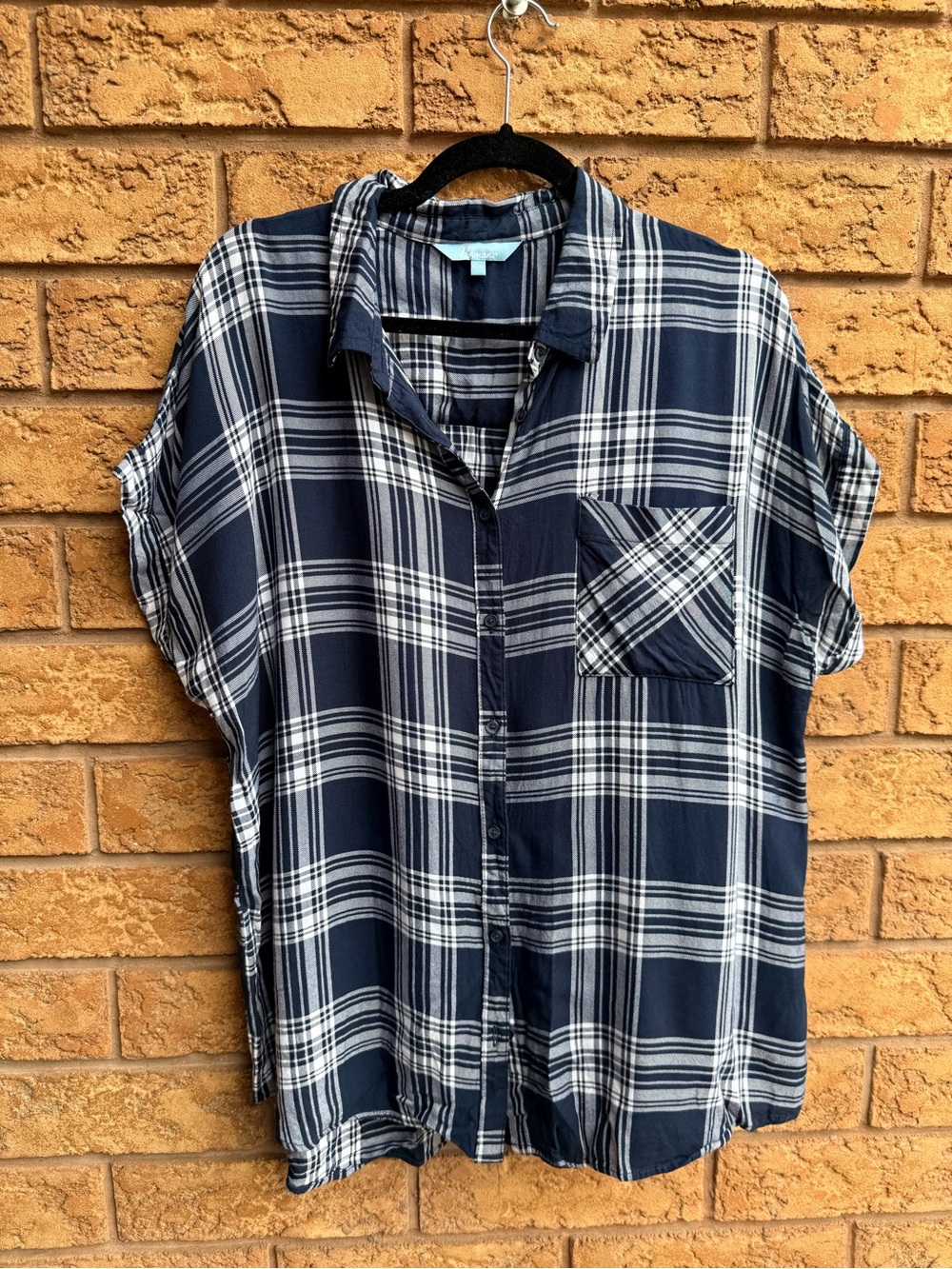 4/$25 • Penmans Navy & White Short Sleeve Button Down Blouse